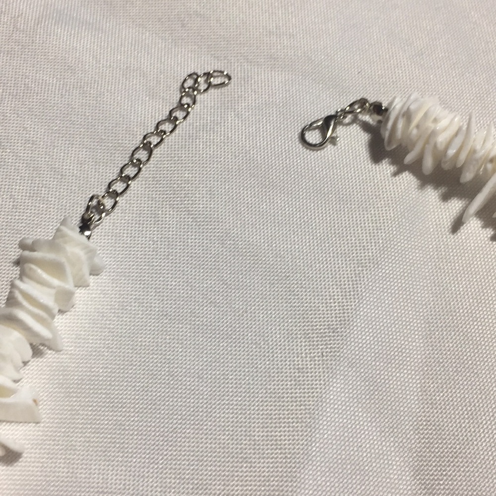 Shell necklace - Picture 2 of 5